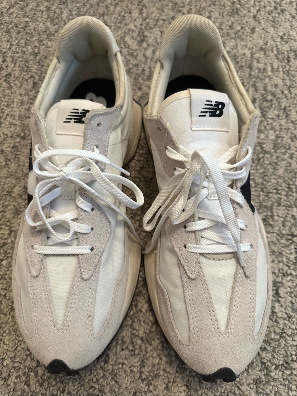New Balance 327 Women’s  White & Navy size 11.5
